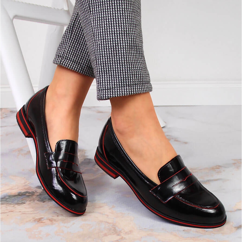 Kožne ženske cipele lordsy lakirana crna Juma crno 2