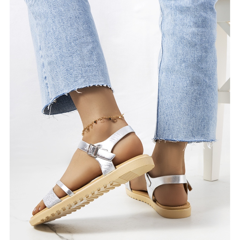 Srebrne sjajne Indiana sandale srebro 1
