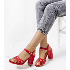 Crvene sandale na Dolling stupu crvena 1