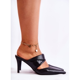 Kožne papuče na crnoj Aveline 2