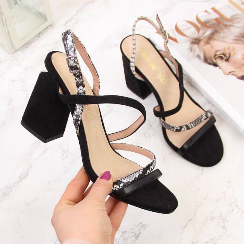 Crne sandale od zmijske kože u S.Barski crno 1