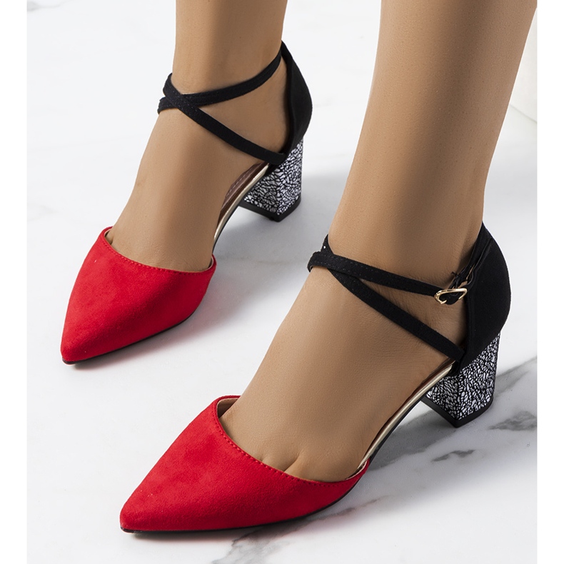 Crvene i crne pumpice na Kittie postu crno crvena 2