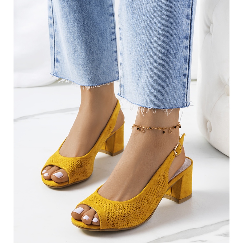 Graco žute ažurne sandale žuta boja 1