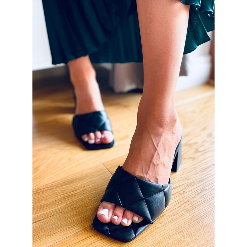 Široke papuče Helen Black crna 1