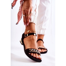 Vinceza Ženske sandale od antilopa s lančićem crne norine crna 1