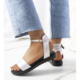 Ženske bijele sandale Perunka bijela 2