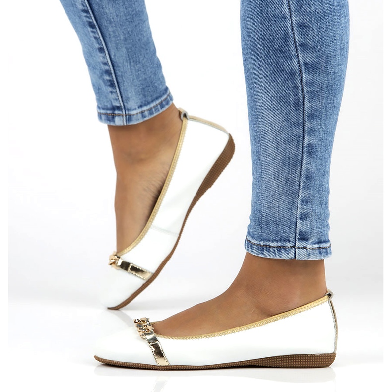 Kožne balerinke s lancem Filippo DP3709/22 bijele bijela 1