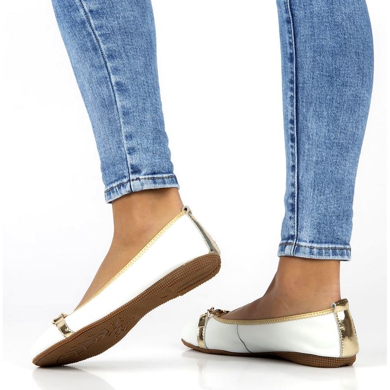 Kožne balerinke s lancem Filippo DP3709/22 bijele bijela 2