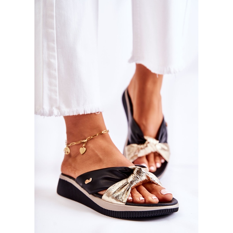 PE1 Udobne kožne ženske papuče crno-zlatne Neyla 1