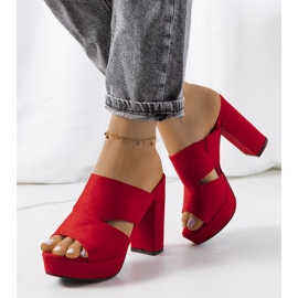 Crvene japanke na stupu Horn crvena 1