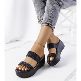 Crne papuče na platformi Marlien crna 1