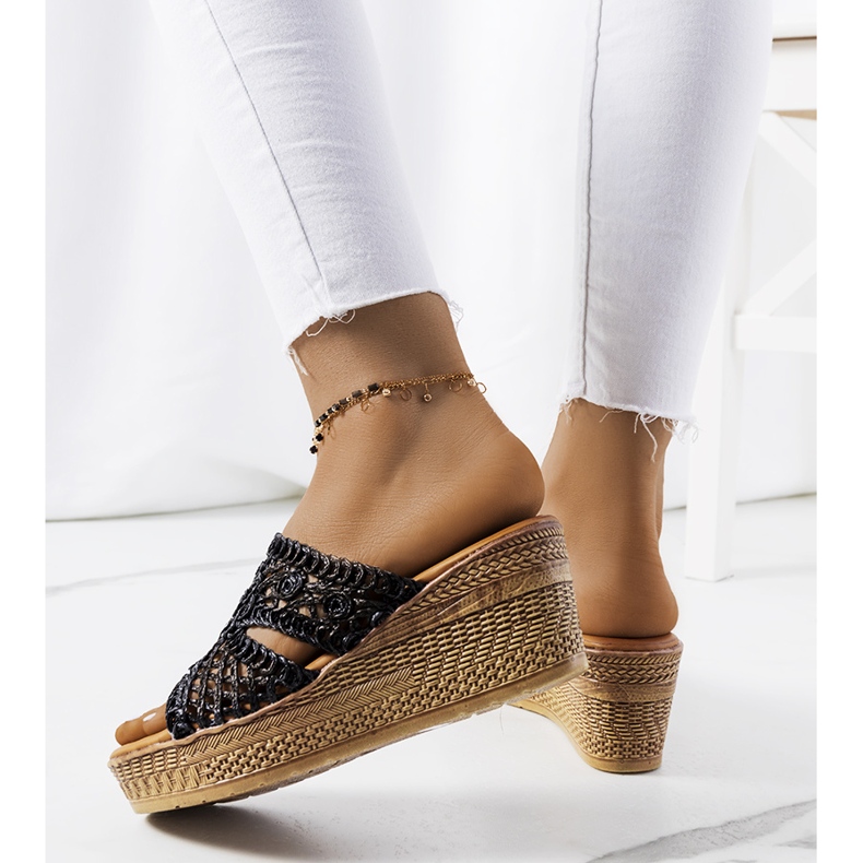 Crne Clara štikle na klin crna 1