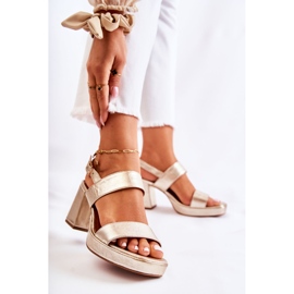 Modne kožne sandale na visoku petu Maciejka 05522-25 Zlatne zlatni 1