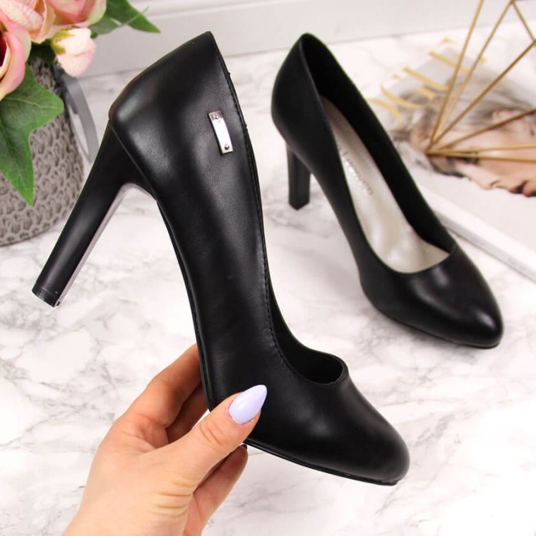 Crne visoke potpetice Sergia Leonea crna 1