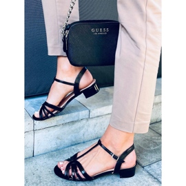 Sparkle crne sandale s niskom potpeticom crna 2