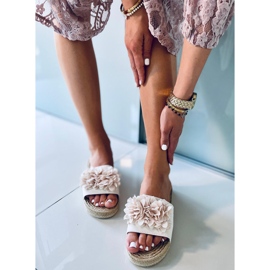 Cvjetna fiesta jaglac bež papuče 1