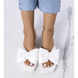 Bijele papuče na traktorskom potplatu Platta bijela 1