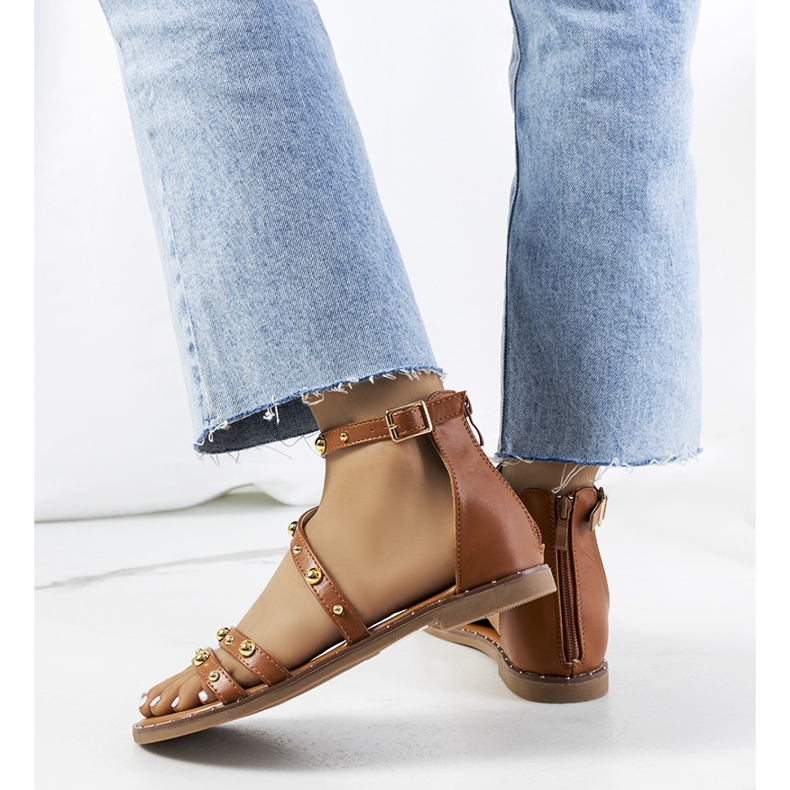 Krolt smeđe sandale s čavlima smeđa 1