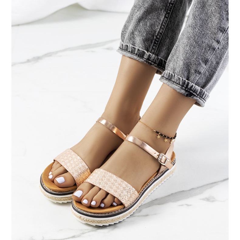 Zlatne sandale na ukrašenoj Acton platformi zlatni 1