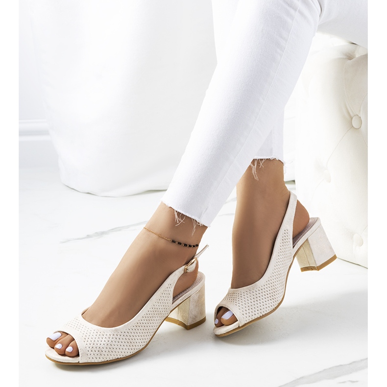 Zlatne ažurne sandale na Malone stupu zlatna 1