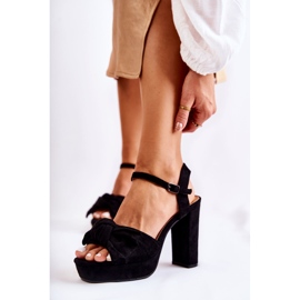 Ženske sandale od antilopa s mašnom, crna Reina 1