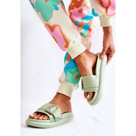 Ženske zelene papuče s kopčom Devia zelena 1