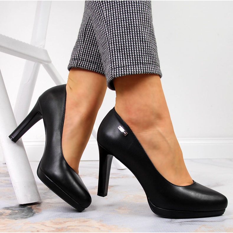 Pumpe na platformi mat crne Sergio Leone crna 2