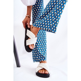 Klasične ženske bijele kožne papuče Daron bijela 2