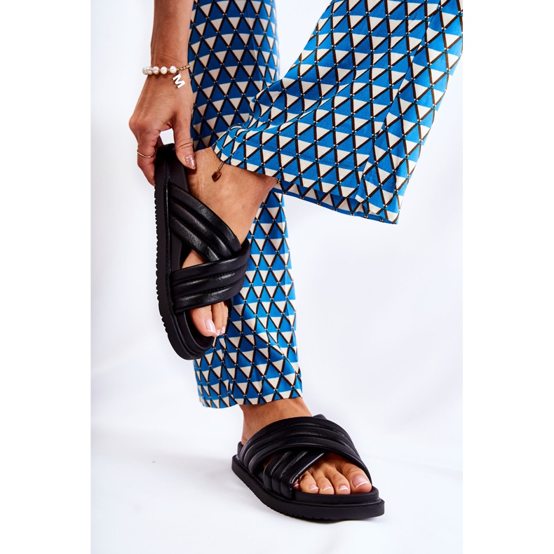 PJ1 Klasične ženske crne kožne papuče Daron crna 2