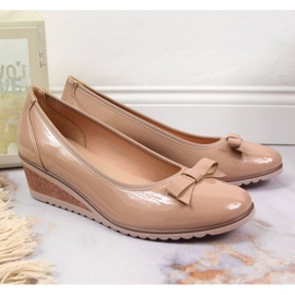 Wedge pumpe bež lakirane W Vinceza 2