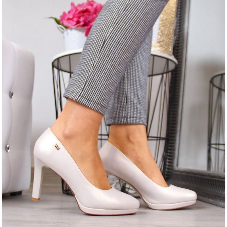 Pumpe na platformi biserno bež W Sergio Leone 2