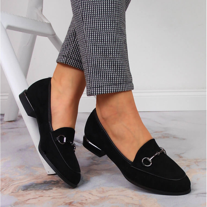 Ženske cipele mokasine s crnim Jezzi ukrasom crno 1