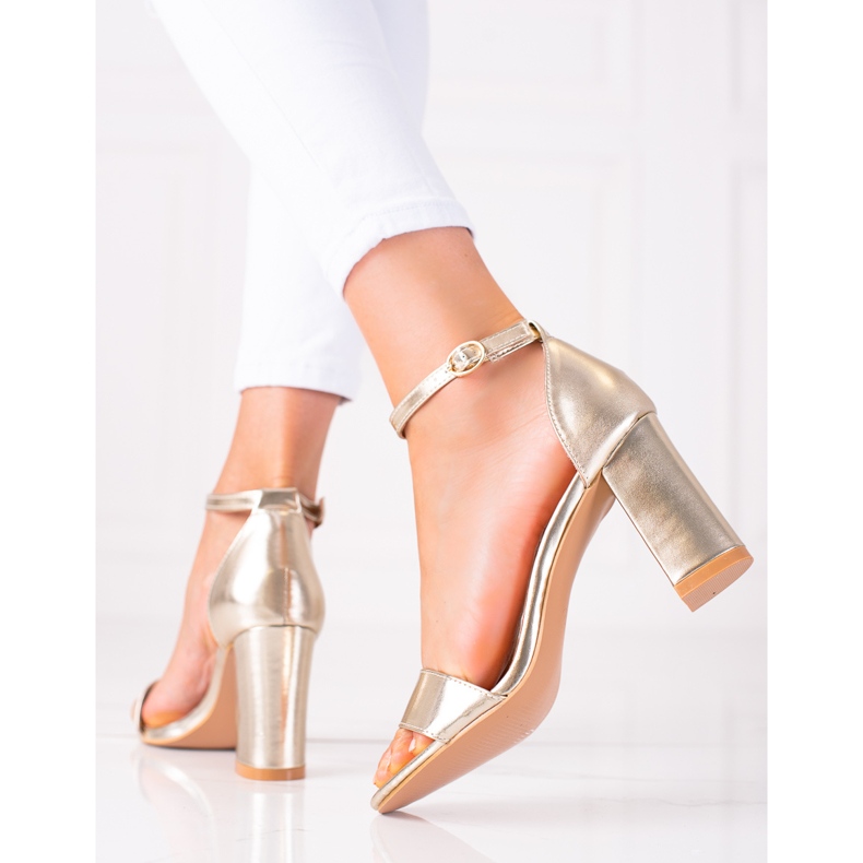 SHELOVET Zlatne sandale na šanku zlatna 2