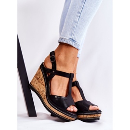 PG1 Klasične crne kožne sandale na klin Valorin crna 1