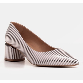 Marco Shoes Pumpe s bijelim i srebrnim prugama sa zlatnim potpeticama bijela srebro 1