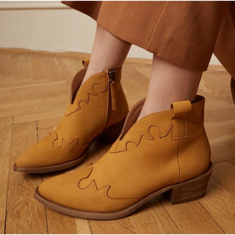 Marco Shoes Neizolirane čizme s antilop i valovitim umetcima smeđa žuta boja 1