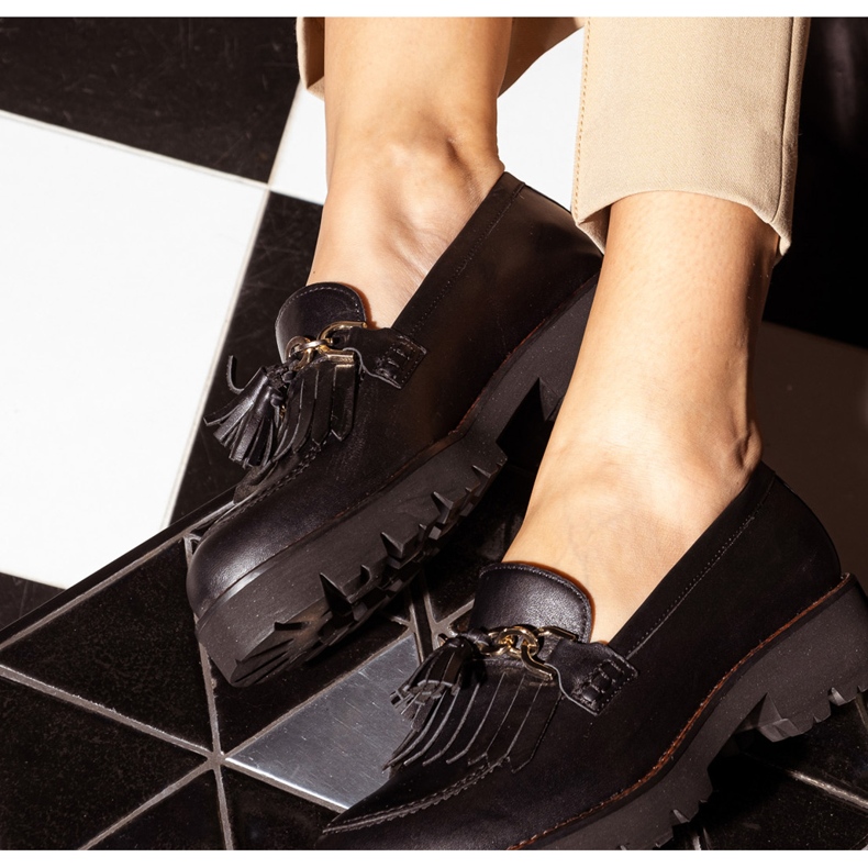 Marco Shoes Natikače sa zlatnim lancem na laganom potplatu crno 2