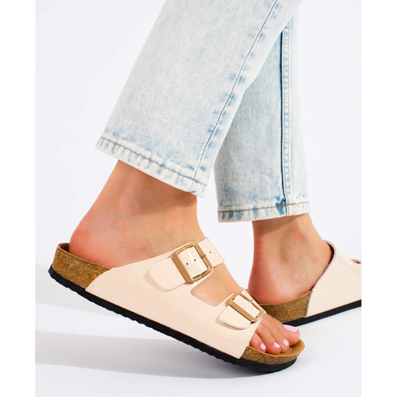 W. Potocki Lakirane papuče Potocki bež 2