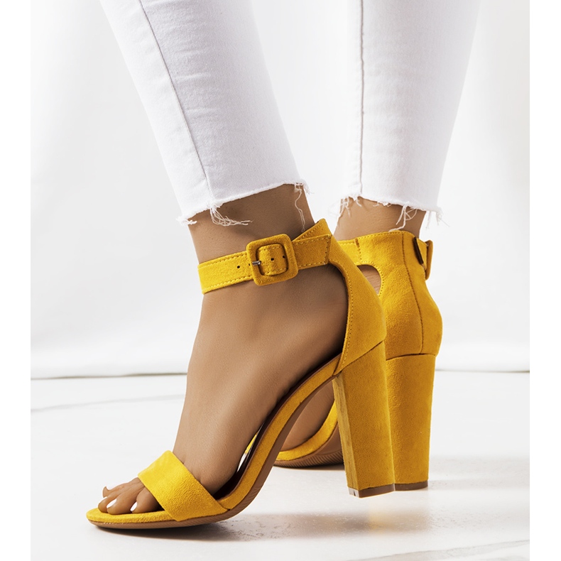 Žute sandale na Hopkinsovom stupu žuta boja 2