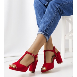 Crvene pumpice na Harvey postu crvena 1