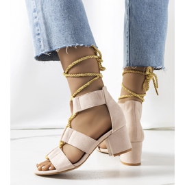 Bež sandale na stupu Saliba 1