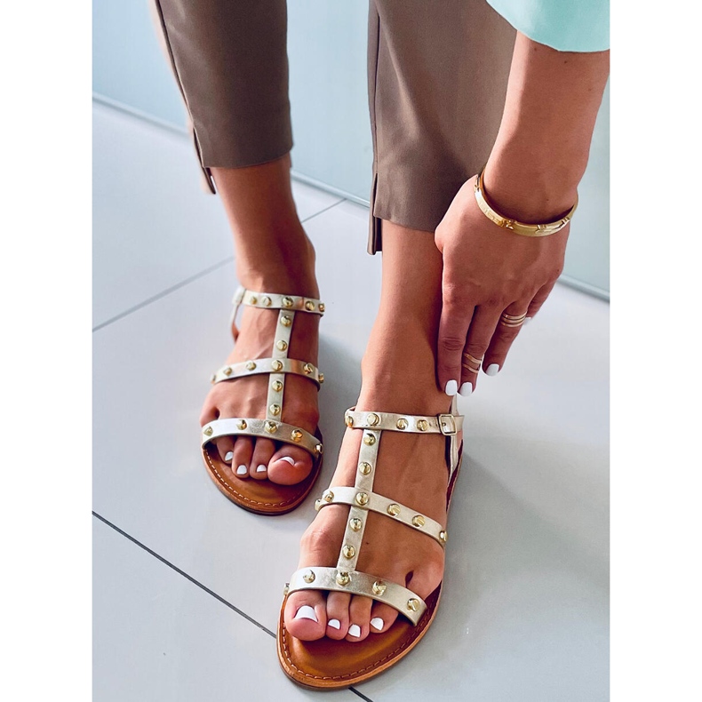 Sandale s Neha zlatnim čepovima 1