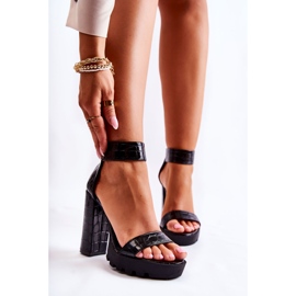 Modne sandale na masivnoj traci Black Elisen crno 1