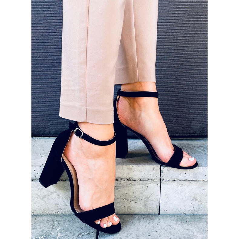 Sandale s visokom potpeticom od Ariel Black Suede crna 2