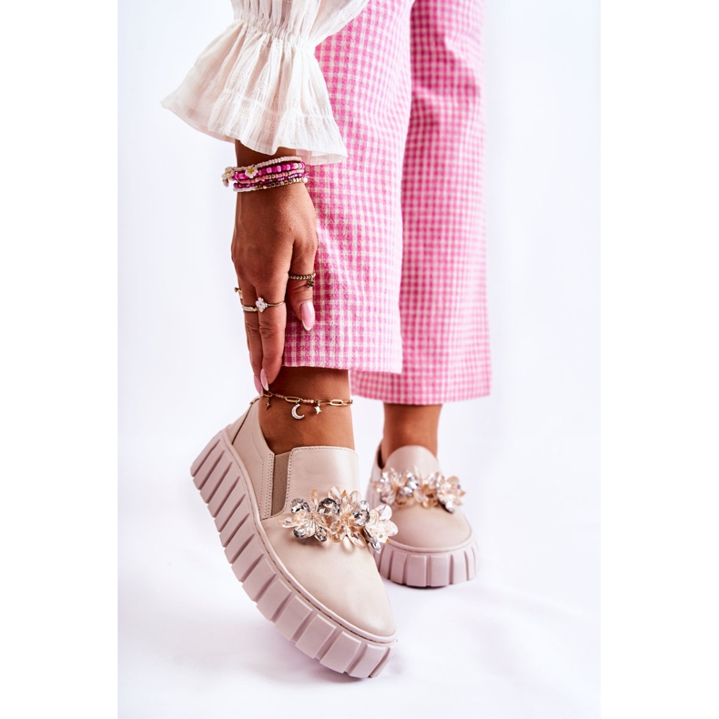 PA2 Ženske kožne natikače s bež Mirana ukrasom 1