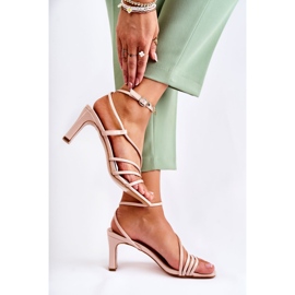 WS1 Klasične lakirane sandale na visoke pete Bež Milani 2