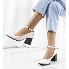 Bež salonke s remenom 1