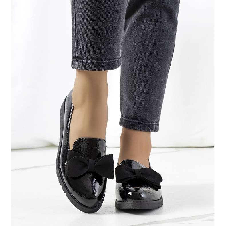 BM Voeren crne lakirane cipele crno 1