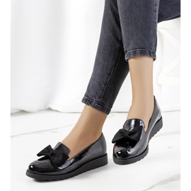 BM Voeren crne lakirane cipele crno 2