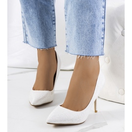 Sjajne bijele Macerra štikle bijela 1